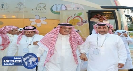 ضيوف دورة تبوك الدولية يشاركون 190 ألف زائر متعة الورد والفاكهة