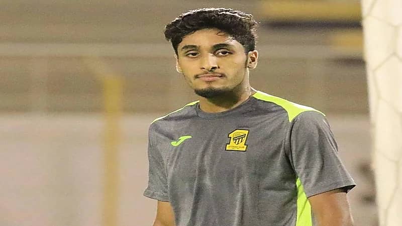 "راكان النجار" يعلن تجديد عقده مع الاتحاد