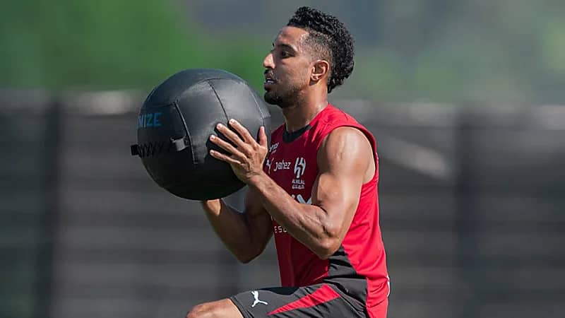 أوليفيرا يراقب أوزان لاعبي الهلال في معسكر ألمانيا