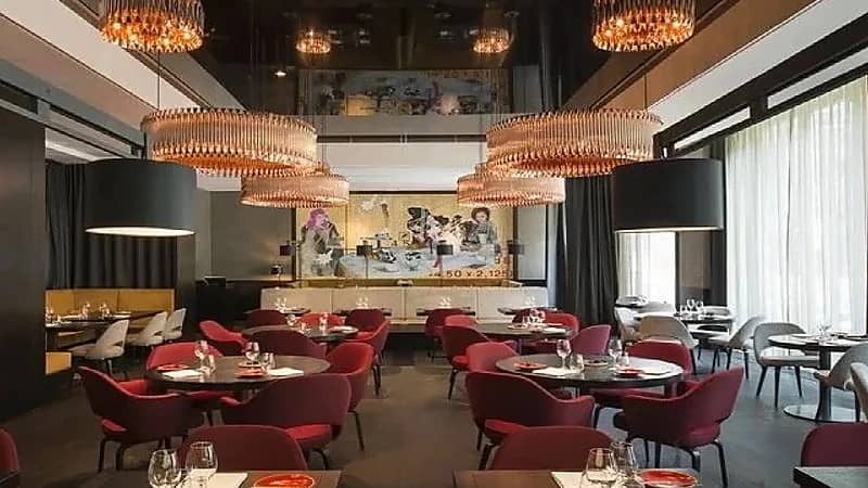 التجارة تحذر المقاهي والمطاعم من فرض رسوم خدمة على الطلبات