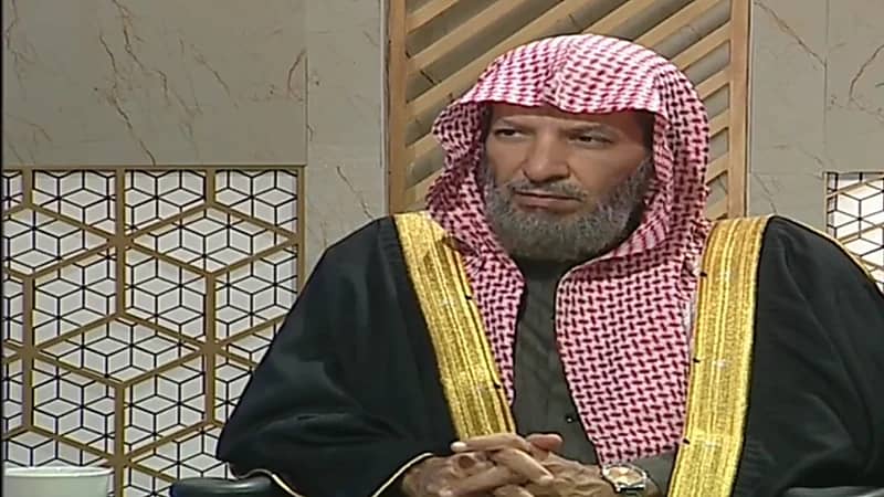 بالفيديو.. حكم وضع خشبة أو علامة على قبر الميت لتمييزه عند زيارته