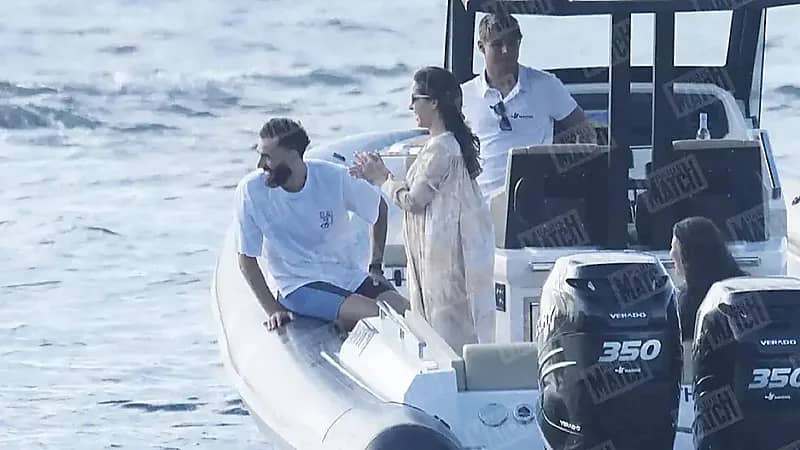 بنزيما يحتفل بزفافه في جزيرة كورسيكا .. صور