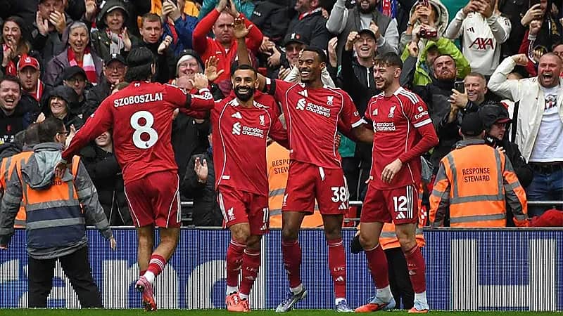 ليفربول يتغلب على إيفرتون بثنائية