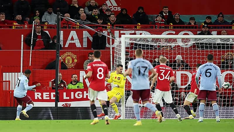 مانشستر يونايتد يهزم أستون فيلا ويصعد لـ "ثمن النهائي"