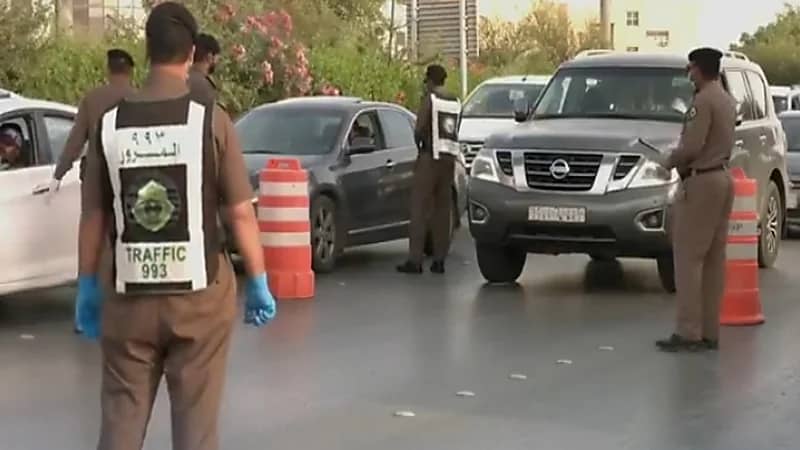 بالفيديو.. "المرور" يحدد رسوم رخص السير ونقل المركبات بأنواعها