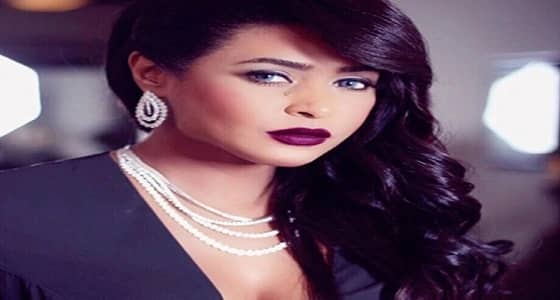 بالفيديو.. وعد تثير الجدل برقصها مع رجل غريب