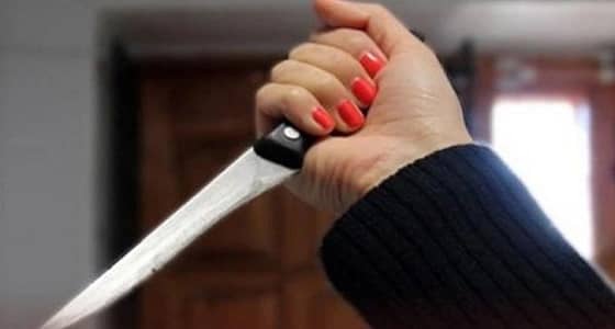 سيدة تقتل زوجها بالسكين لصفعها على وجهها