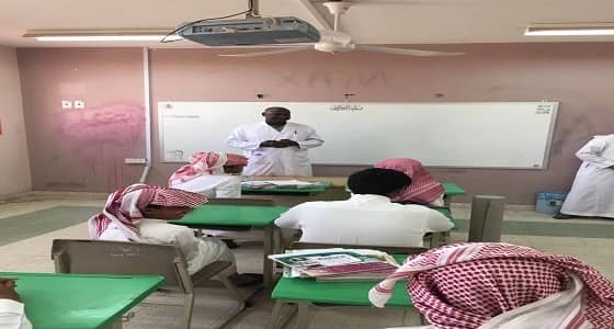 فرق طبية لتوعية طلاب المدارس عن الوقاية من مرض الجرب في الجمش