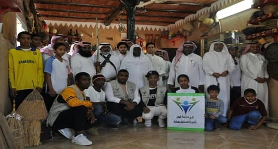 بالصور.. متحف خاص يحتوي على 250 قطعة أثرية بمحايل عسير