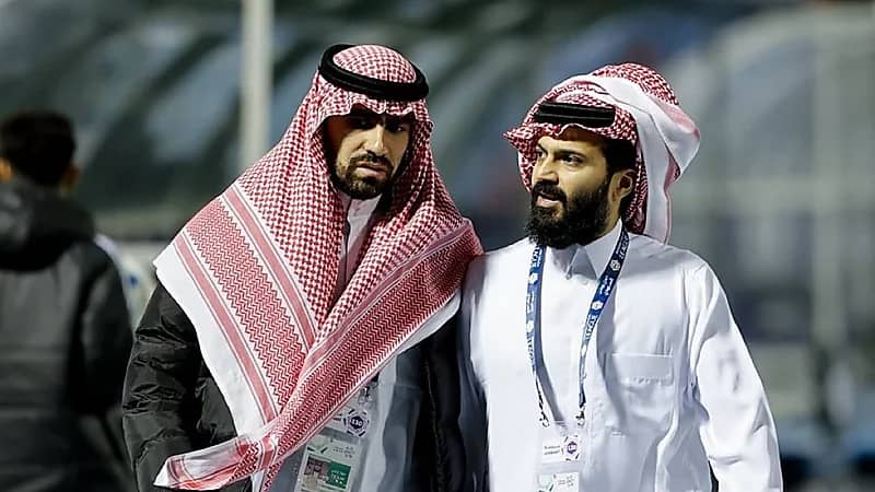 أنمار الحائلي والكعكي يدعمان خزينة الاتحاد