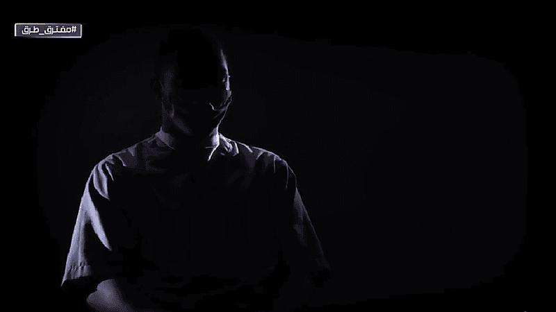 فيديو.. أب وأم يتسببان في دخول ابنهما عالم المخدرات