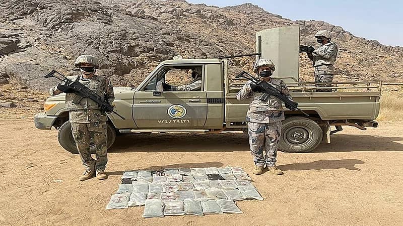إحباط محاولات تهريب 547 كيلو جرامًا من مادة الحشيش المخدر في جازان وعسير ونجران