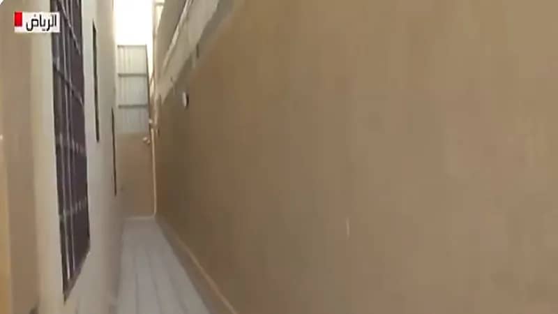 بالفيديو.. مواطن يروي قصته مع أحد الفلل الكرتونية المتضررة بالرياض