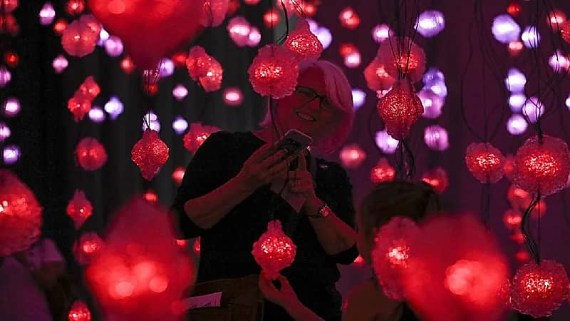 دراسة: الضوء الأحمر يساعد على تحسين البصر