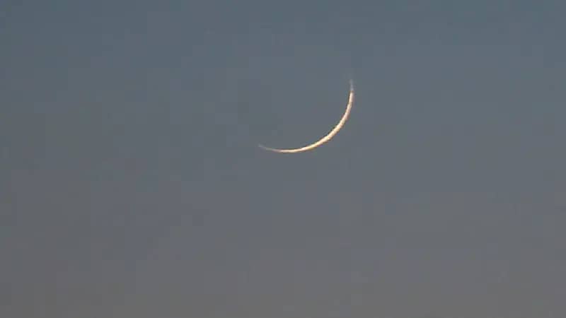 المحكمة العليا تدعو إلى تحري رؤية هلال رمضان