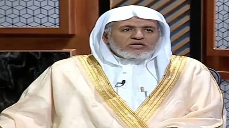 شاهد.. الشبل يوضح حكم الاقتراض بعملة والسداد بعملة أخرى