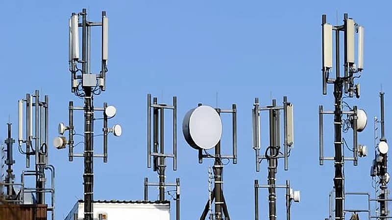 بالفيديو.. روبوت سعودي لصيانة أبراج الاتصالات والضغط العالي