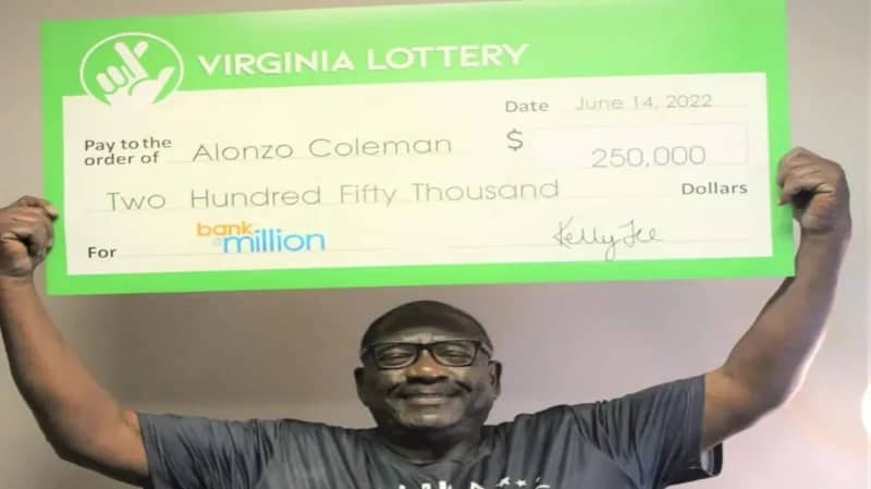 رجل يفوز باليانصيب بسبب رؤية في منامه