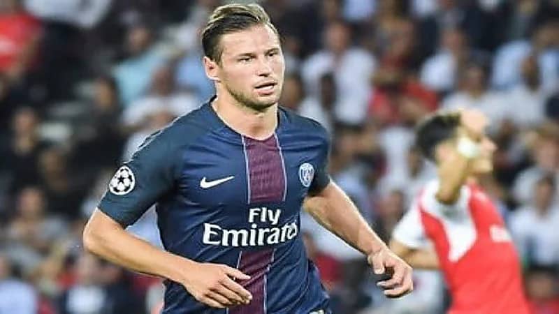 رسميا..الشباب يضم نجم باريس سان جيرمان السابق