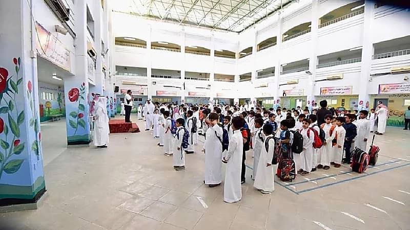 بالفيديو.. مدير تعليم عسير يطالب أولياء الأمور بإعداد أبنائهم جيداً لأول يوم دراسي