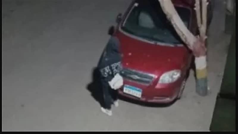 فتاة تشنق صديقتها بعد مطالبتها بممارسة "الشذوذ الجنسي"