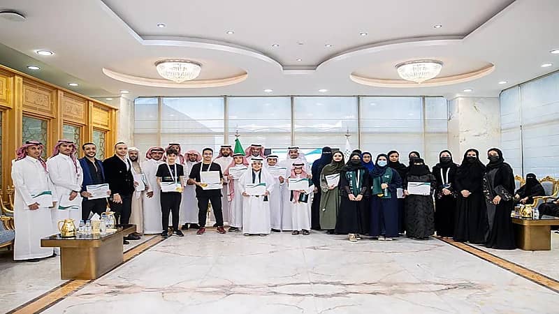 بالصور.. تكريم الطلاب والمعلمين والمعلمات المتميزين بالرياض