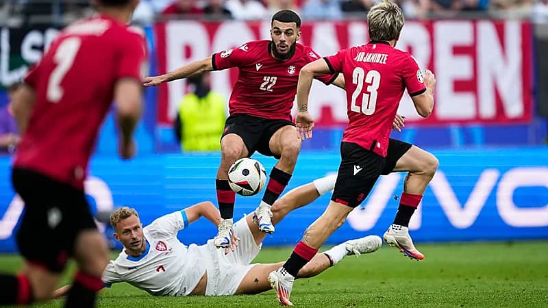 جورجيا تحقق تعادل تاريخي مع التشيك