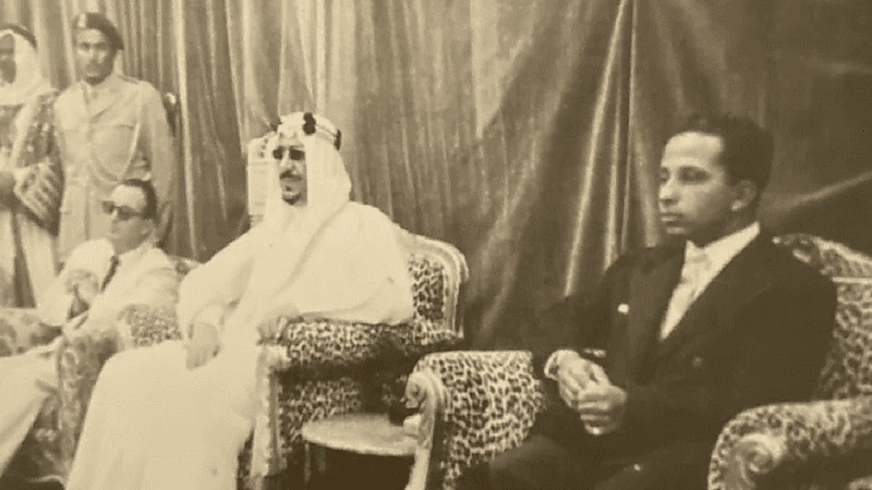 صورة "نادرة" تجمع الملك سعود وفيصل الثاني ملك العراق