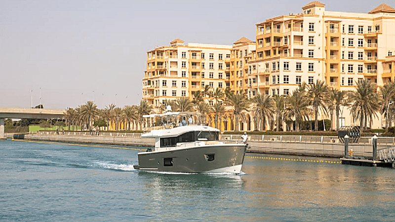 بالصور.. تجربة "التاكسي البحري" للربط بين مدينة الملك عبدالله الاقتصادية و"كاوست"