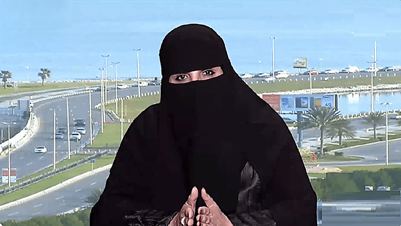 مستشارة اجتماعية: الزوجة الذكية لا تهتم بصديقاتها أمام زوجها