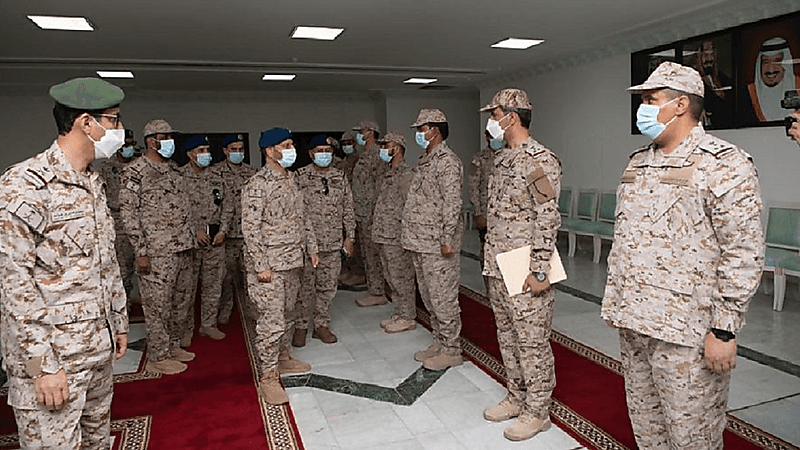 رئيس الأركان العامة يزور المنطقة الجنوبية ويلتقي بالمرابطين في الحد الجنوبي