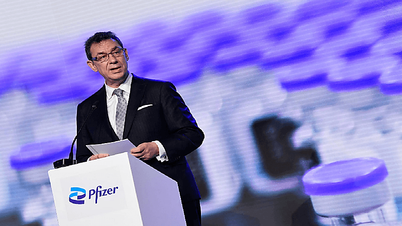 رئيس "فايزر": الحياة الطبيعية ستعود خلال العام المقبل