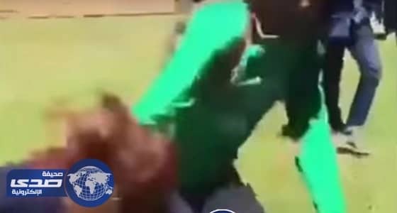 بالفيديو.. خادم الحرمين بمازح رئيس وزراء لبنان بسبب ذقنه