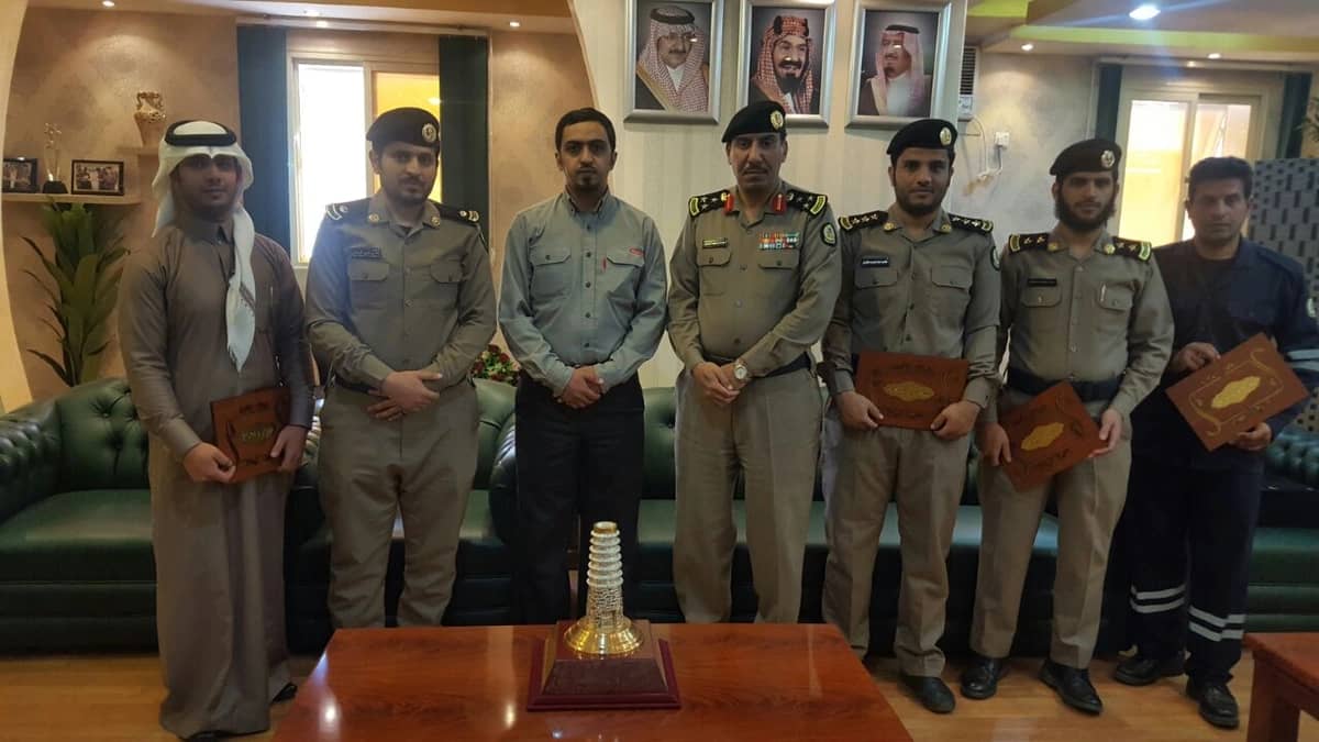 السليس يكرم خريجي الدورات التدريبية لمنسوبي سجون عسير