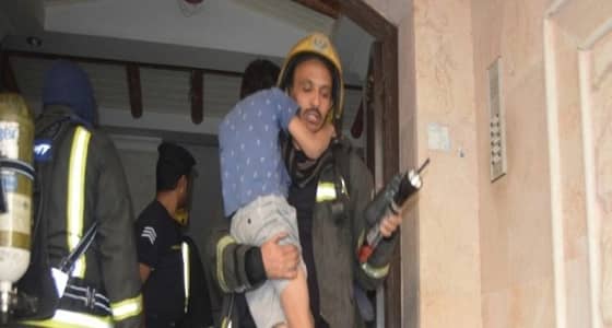 بالصور..إخلاء 9 أشخاص في حريق مصعد عمارة سكنية بالمدينة