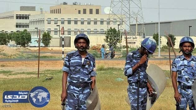 مصرع شخص وإصابة آخرين اثر انفجار جسم غريب بالخرطوم