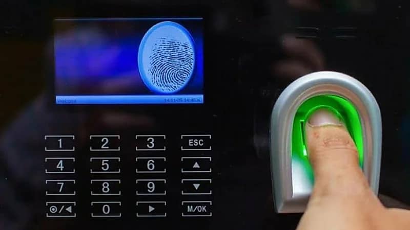 الكشف عن 4 حالات صحية يتطلب حضورهم لمقار العمل بعد حصولهم على جرعتي اللقاح