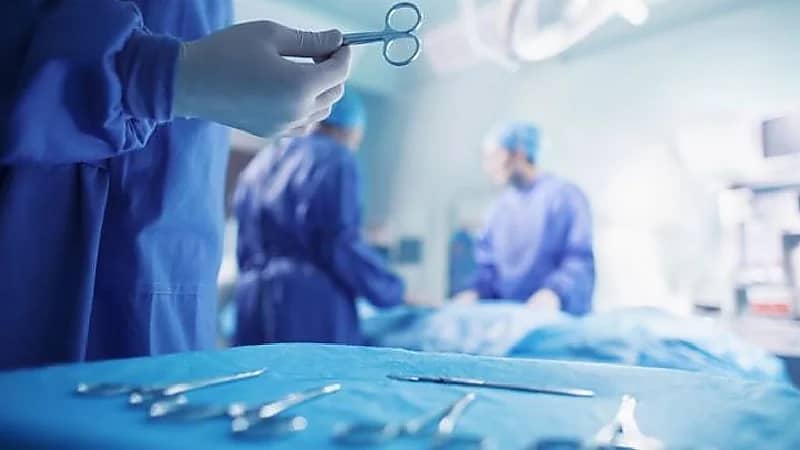 فريق طبي ينجح في علاج دوالي الخصية بتقنية القسطرة والأشعة التداخلية