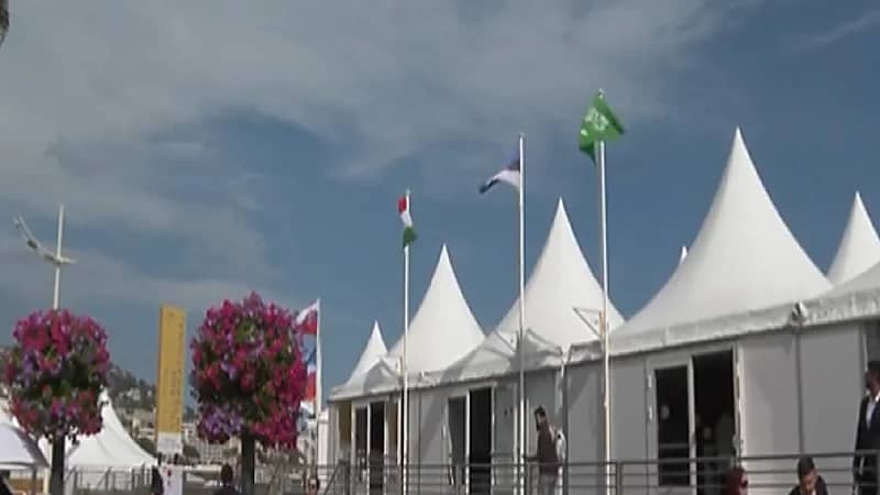 بالفيديو .. سبب تسمية الخيمة السعودية في مهرجان كان السينمائي بخيمة العرب