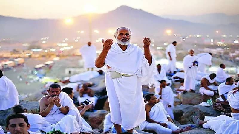 بالفيديو .. تصرفات خاطئة تصيب الحاج بالإجهاد الحراري