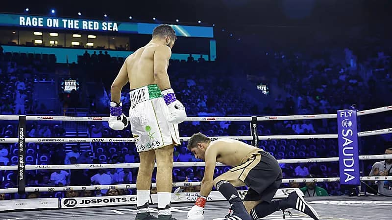 الملاكم السعودي زياد المعيوف بطلاً للجولة 6 من نزال البحر الأحمر