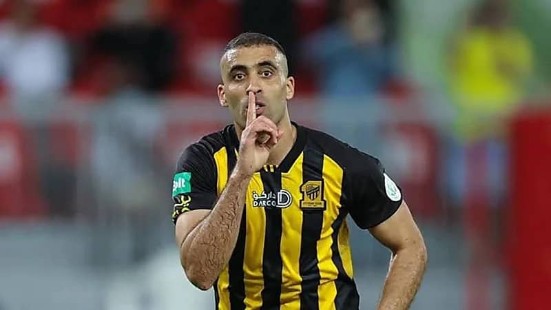 قانوني: لماذا تعلق عقوبة اللاعب ولا تعلق عقوبة النادي والإداريين؟