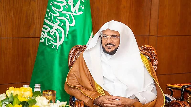 آل الشيخ يوجّه بتخصيص خطبة الجمعة القادمة عن النعم المتوافرة التي تنعم بها المملكة