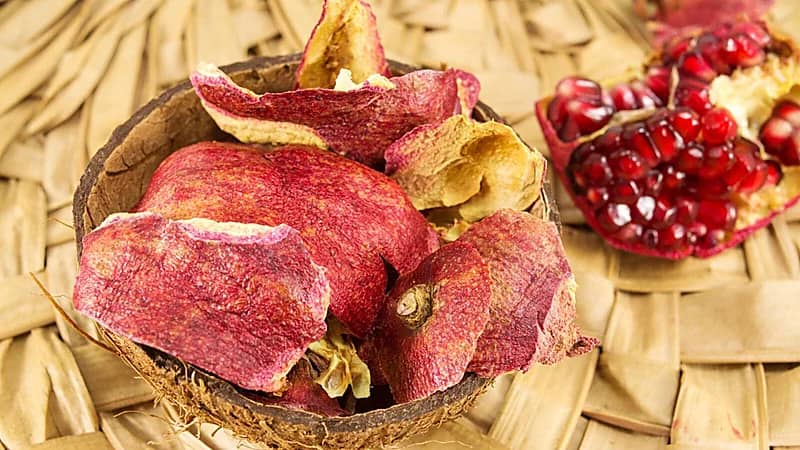 4 فوائد مذهلة لتناول قشر الرمان مع العسل