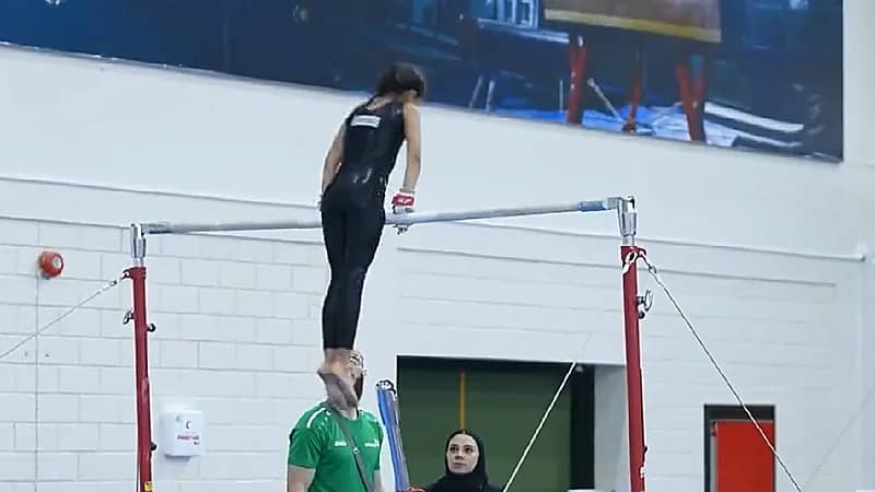 بالفيديو .. 46 فتاة سعودية يتنافسن على بطولة الجمباز بالخبر