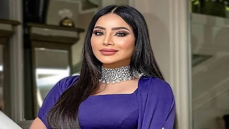 شاهد.. إطلالة أنيقة للفنانة لجين عمران تخطف الأنظار 