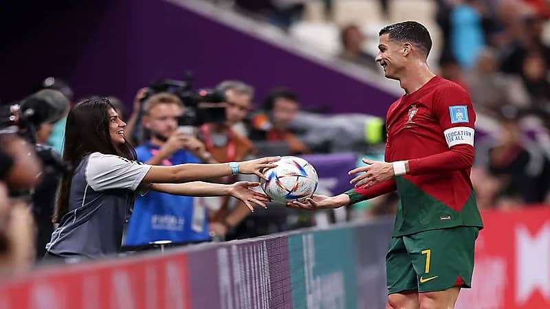 شاهد.. أول رد من رونالدو على أنباء انضمامه للنصر 