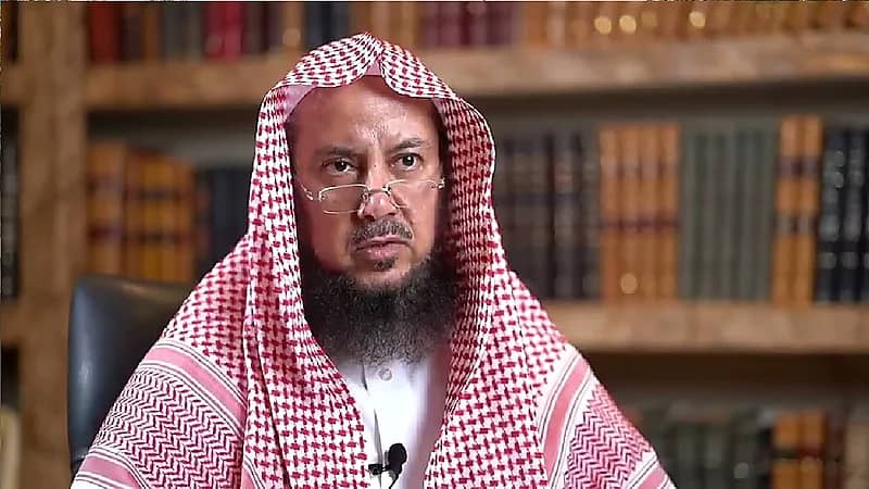 بالفيديو .. حكم توزيع المرأة لأملاكها لحرمان زوجها من الميراث