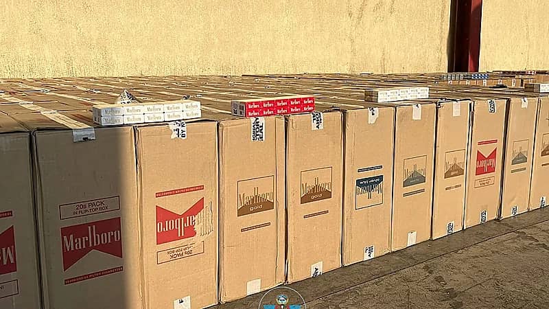 بالفيديو.. جمارك الكويت تحبط تهريب كميات ضخمة من السجائر قبل دخولها المملكة
