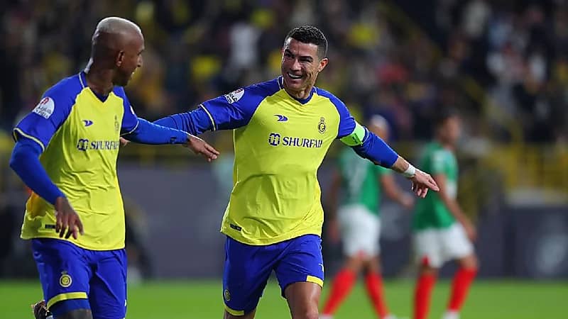 رونالدو سينهي مسيرته الكروية في صفوف النصر